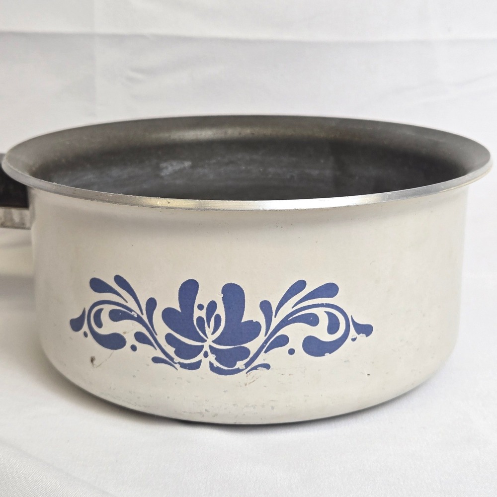 West Bend Country Forge 1.75 Qt 1.6 L Saucepan, White Blue, 8235B1320 Vintage